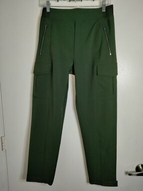 Athleta (Size 6) Aspen Olive Green Endless Cargo Zip Pocket Pull-on Jogger Pants